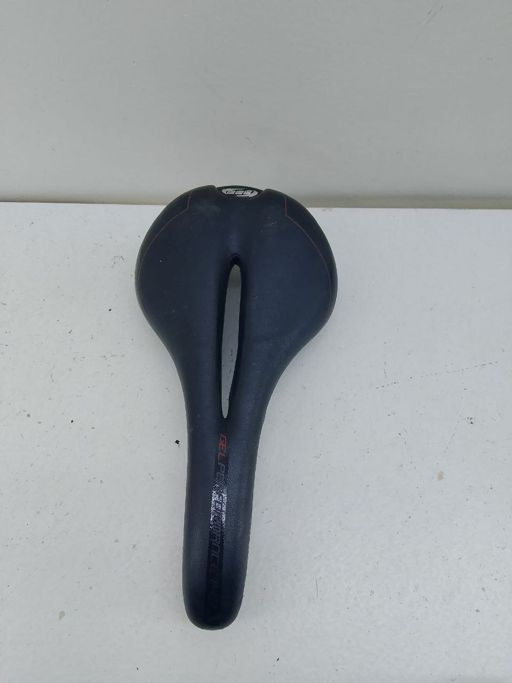 Седло для велосипеда BBB GEL Perfomance140