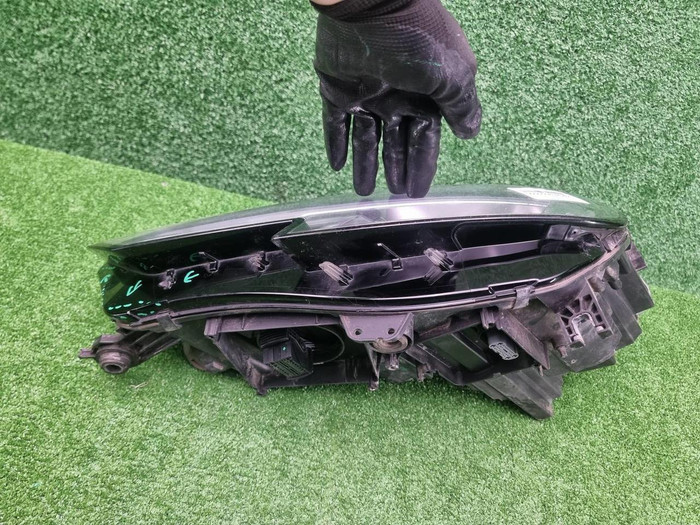 Фара левая Audi A4 B9 (2015-2020) LED