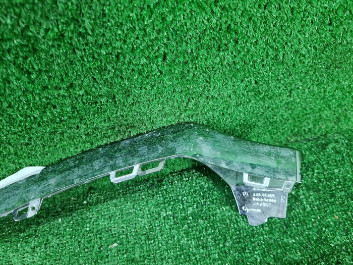 Молдинг переднего бампера правый Mercedes C w205 (2014-2018) AMG