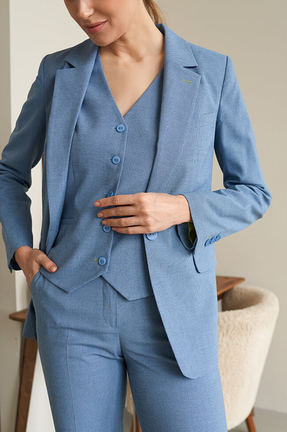 1818 Жилет женский (дымчато-голубой)