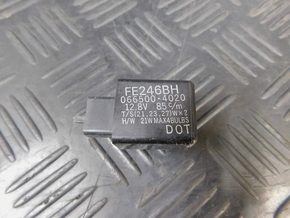 Реле поворотников Yamaha TDM850 RN03J 2001