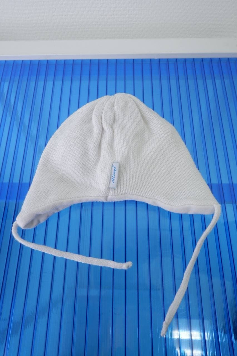 Шапка Aliap с сердечком на 0-3 месяца