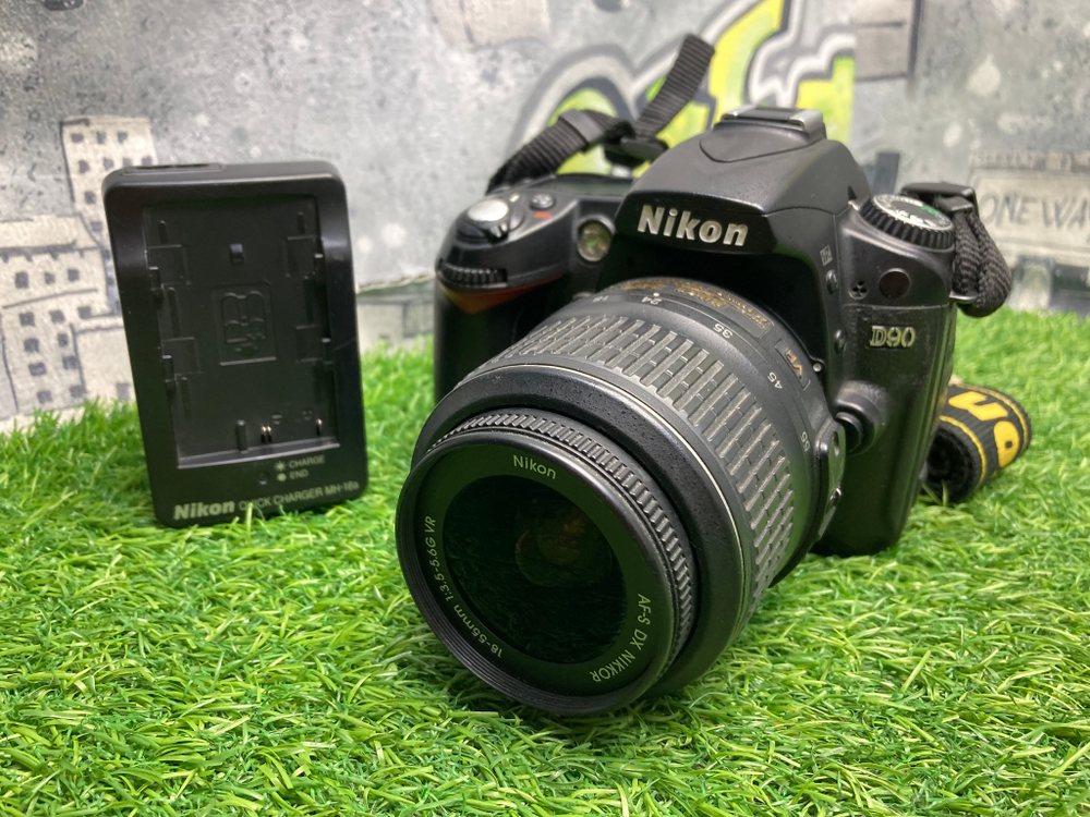 Nikon D90 kit AF-S DX Nikkor 18-55mm 3.5-5.6G VR