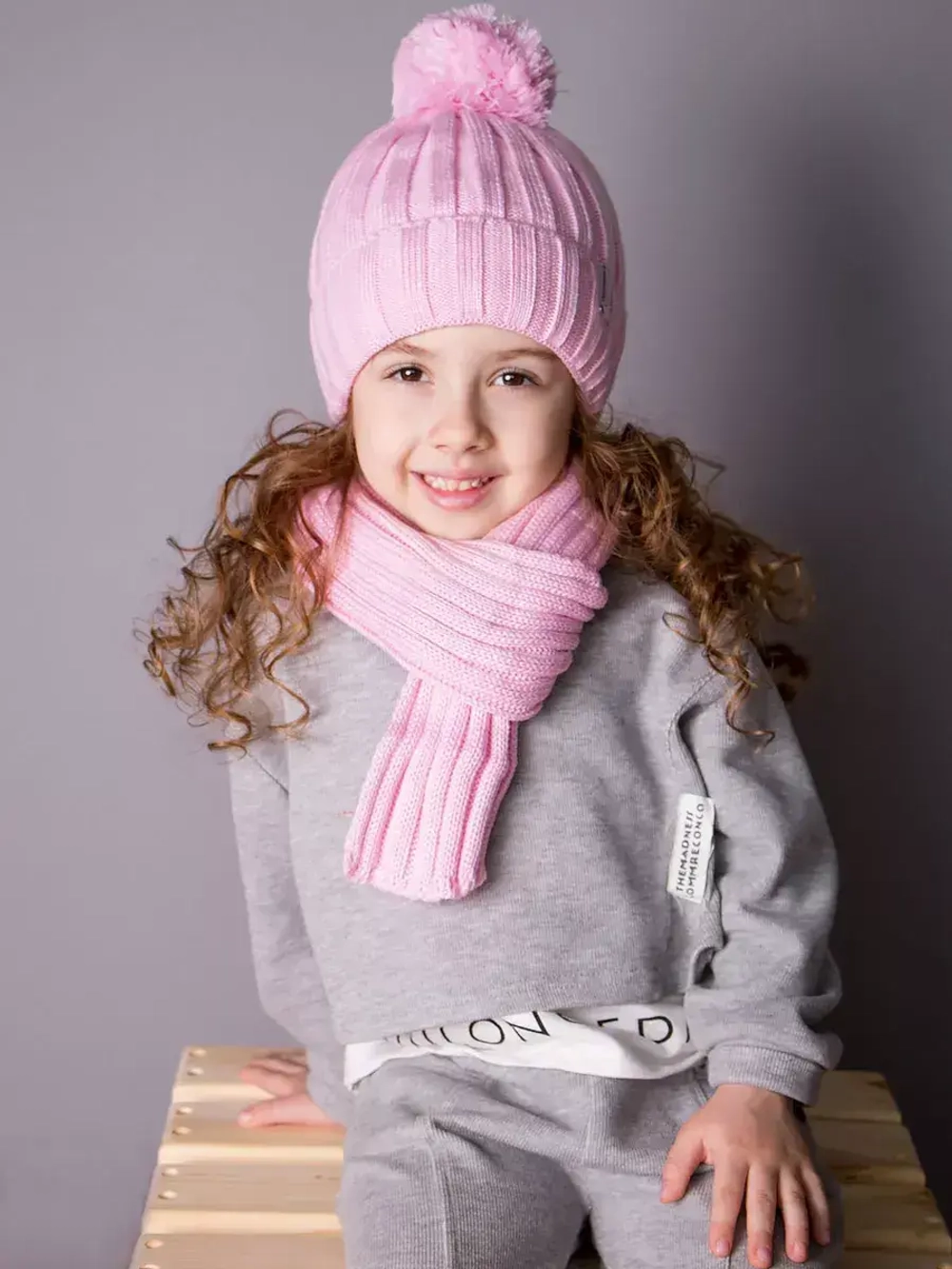 Шапка для девочки осенняя и шарф