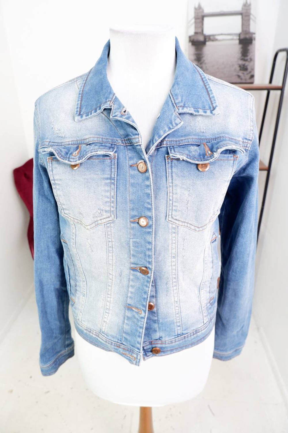 Куртка Whitney модная, визуально на 46 размер