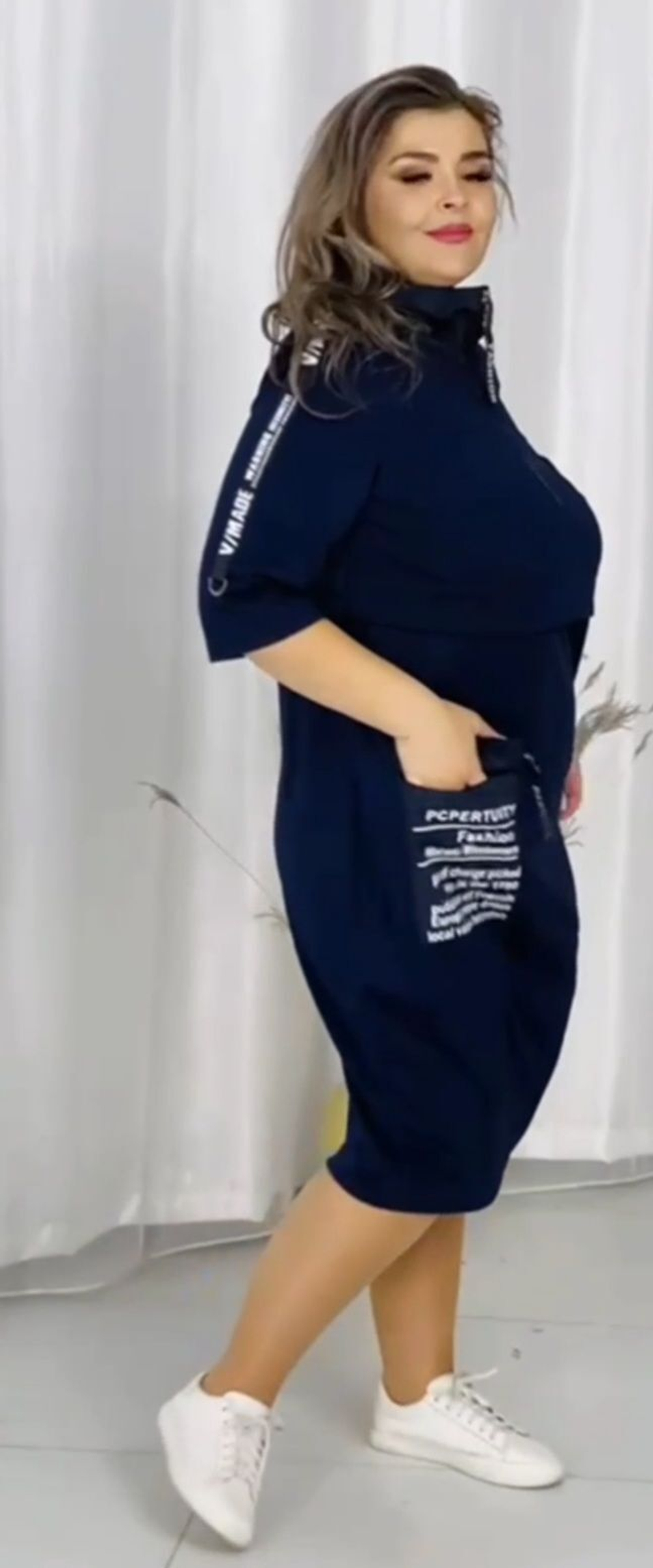 Платье женское спортивное широкое молодёжное трикотажное свободное большой размер батал 54 обманка нарядное зимнее весеннее осеннее демисезонное повседневное на работу комфортное удобное 3/4 рукав великан синее до колена короткое 4XL 3XL