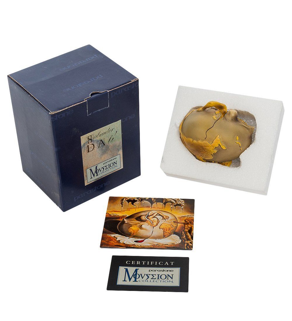 pr-SD03 Фрагмент картины «Геополитический ребенок...» Сальвадора Дали (Museum.Parastone)