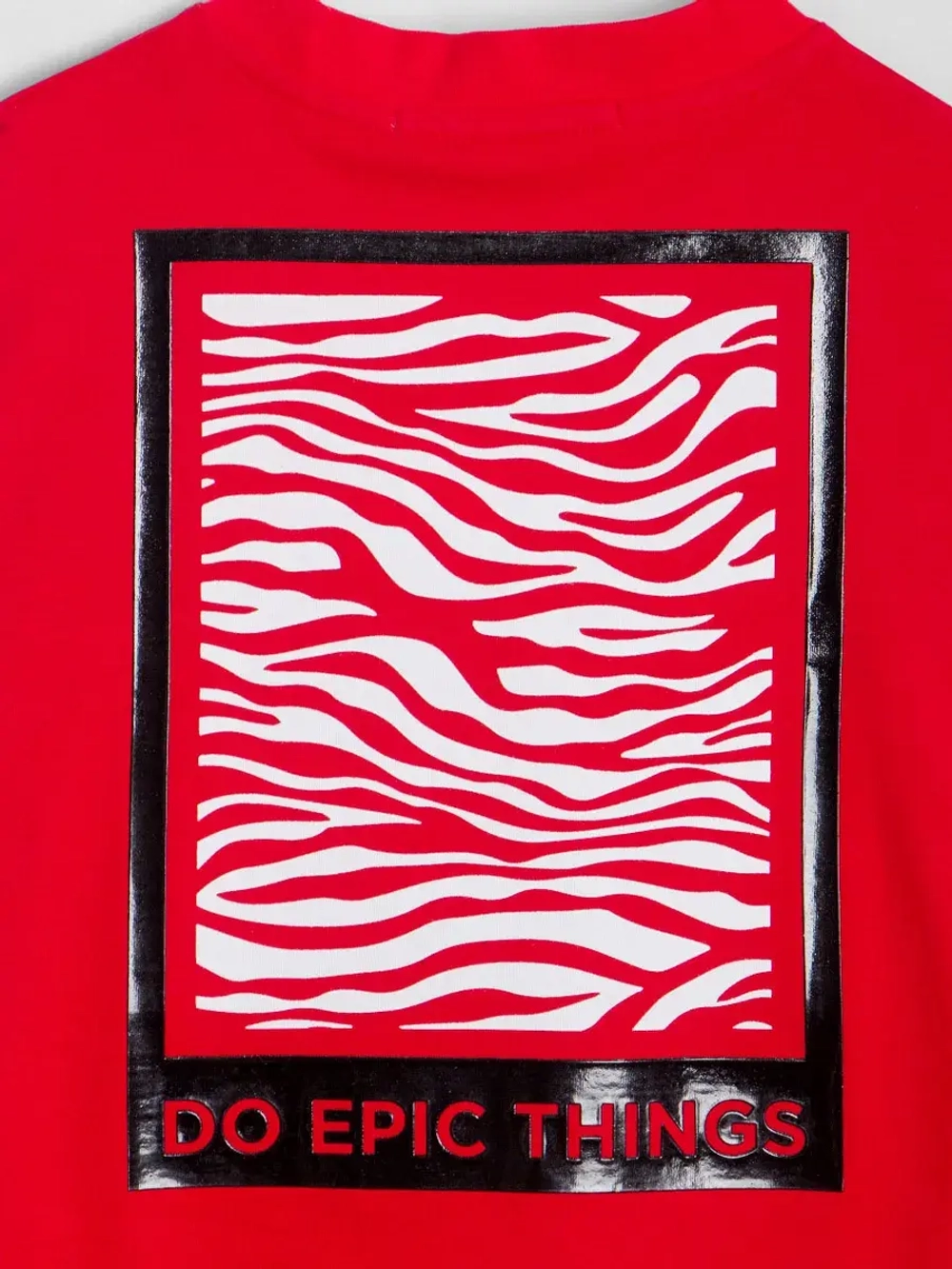 Красный костюм для девочки на весну с леггинсами