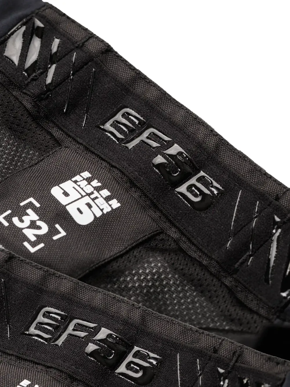 EF56 Base / Черно-белый