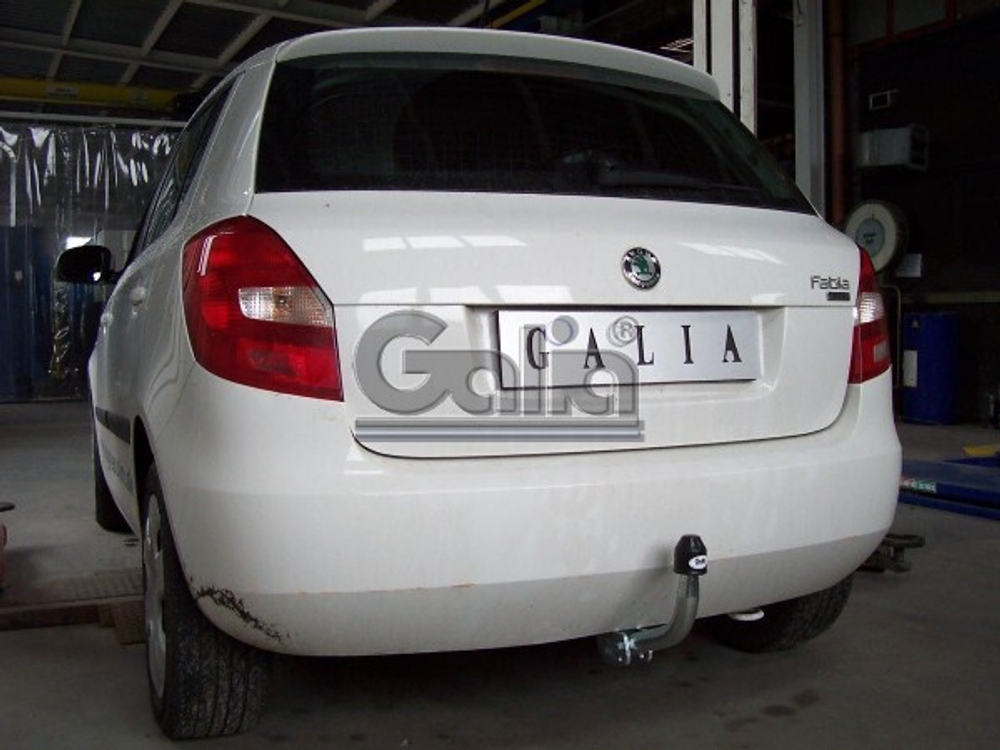 Фаркоп оцинкованный Galia S081A для Skoda Fabia хетчбек 2000-2007, 2007-2014(паспорт и сертификат в комплекте)(без электрики)