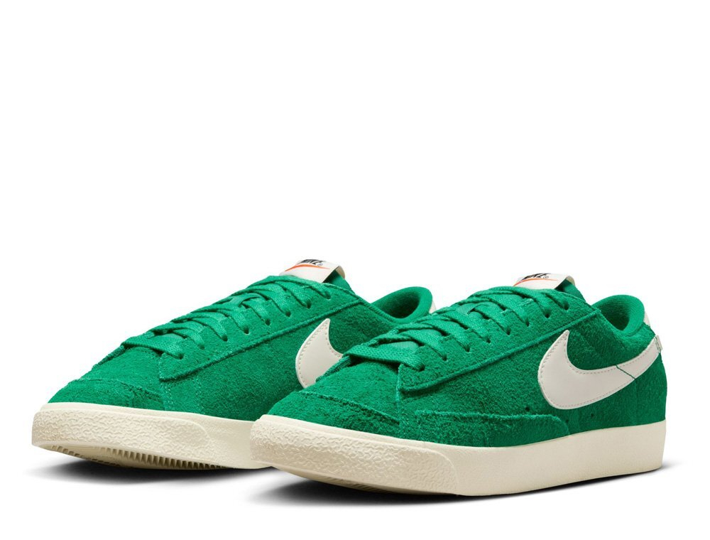 Баскетбольные женские кроссовки Nike Blazer Low '77 Vintage Malachite/Coconut Milk/Team Orange/Pale Ivory shoes