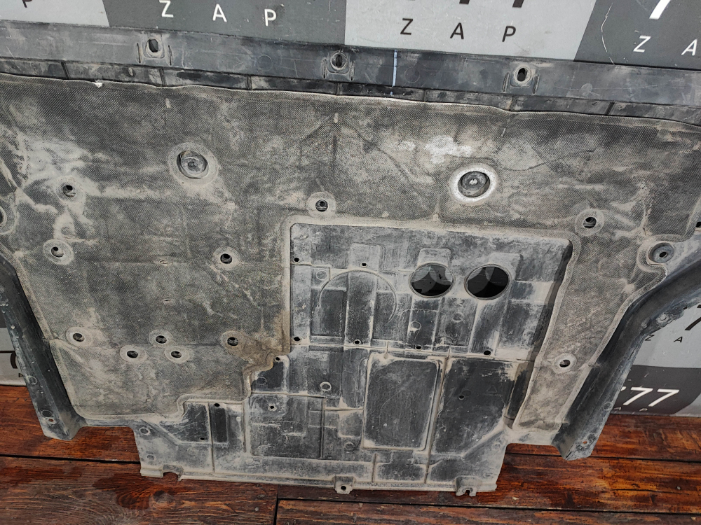 Пыльник двигателя Geely Coolray 19-нв Б/У Оригинал 5030028300