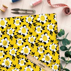 Ткань шелк Армани ромашки на жёлтом фоне