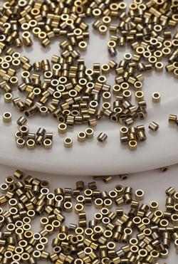 Бисер цилиндрический 1.6 мм. Набор 6 цветов по 5 гр.