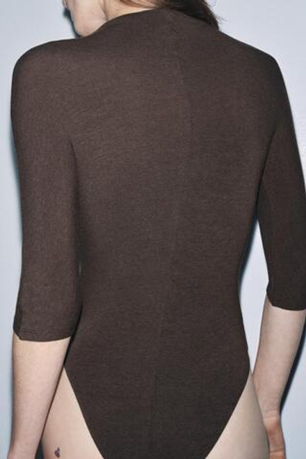 ZARA БОДИ В ДЕРЕВЕНСКОМ СТИЛЕ С ВЫСОКИМ ВОРОТНИКОМ, КОРИЧНЕВЫЙ