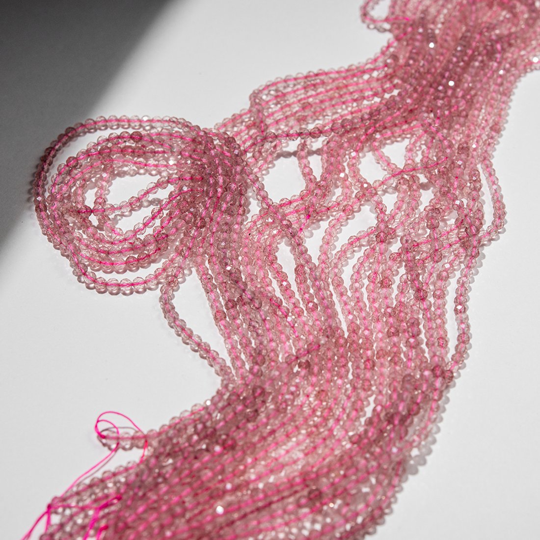 Клубничный кварц натуральный, бусины в форме шара 3,2мм, микроогранка