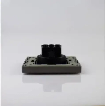 Розетка серая с заземлением и защитными шторками от детей, евророзетки