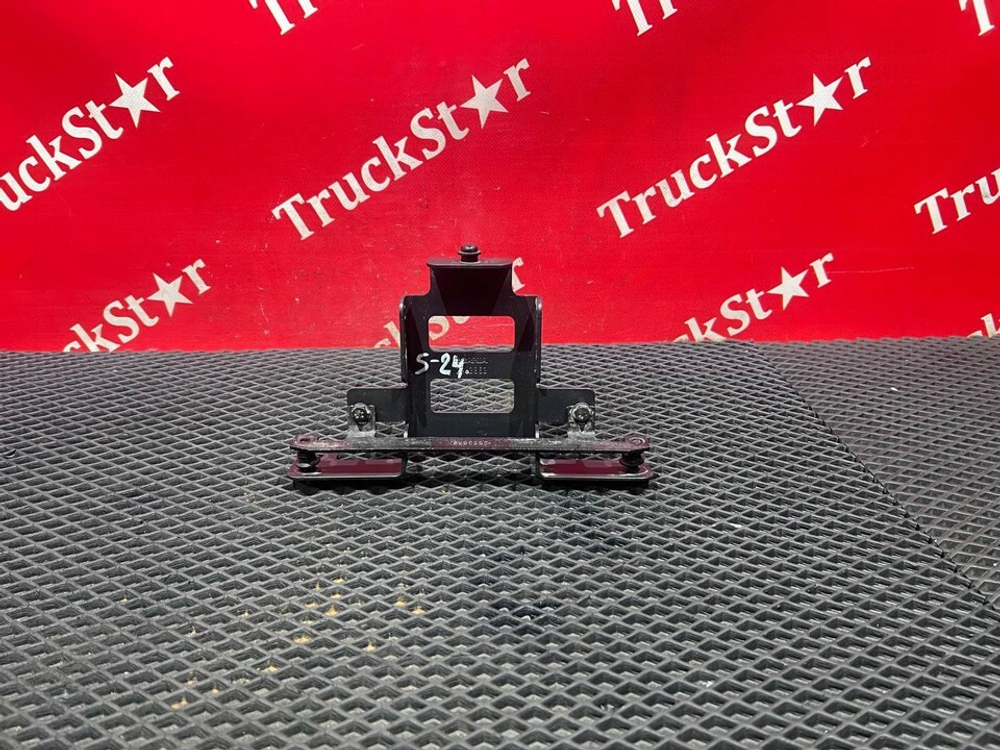 Кронштейн бампера