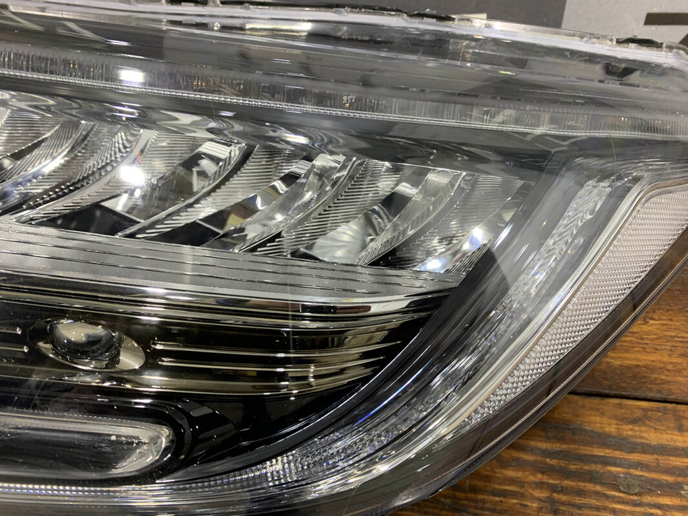 Фара левая LED Honda CR-V 5 (RW) 16-нв Б/У Оригинал 33150TLAG11