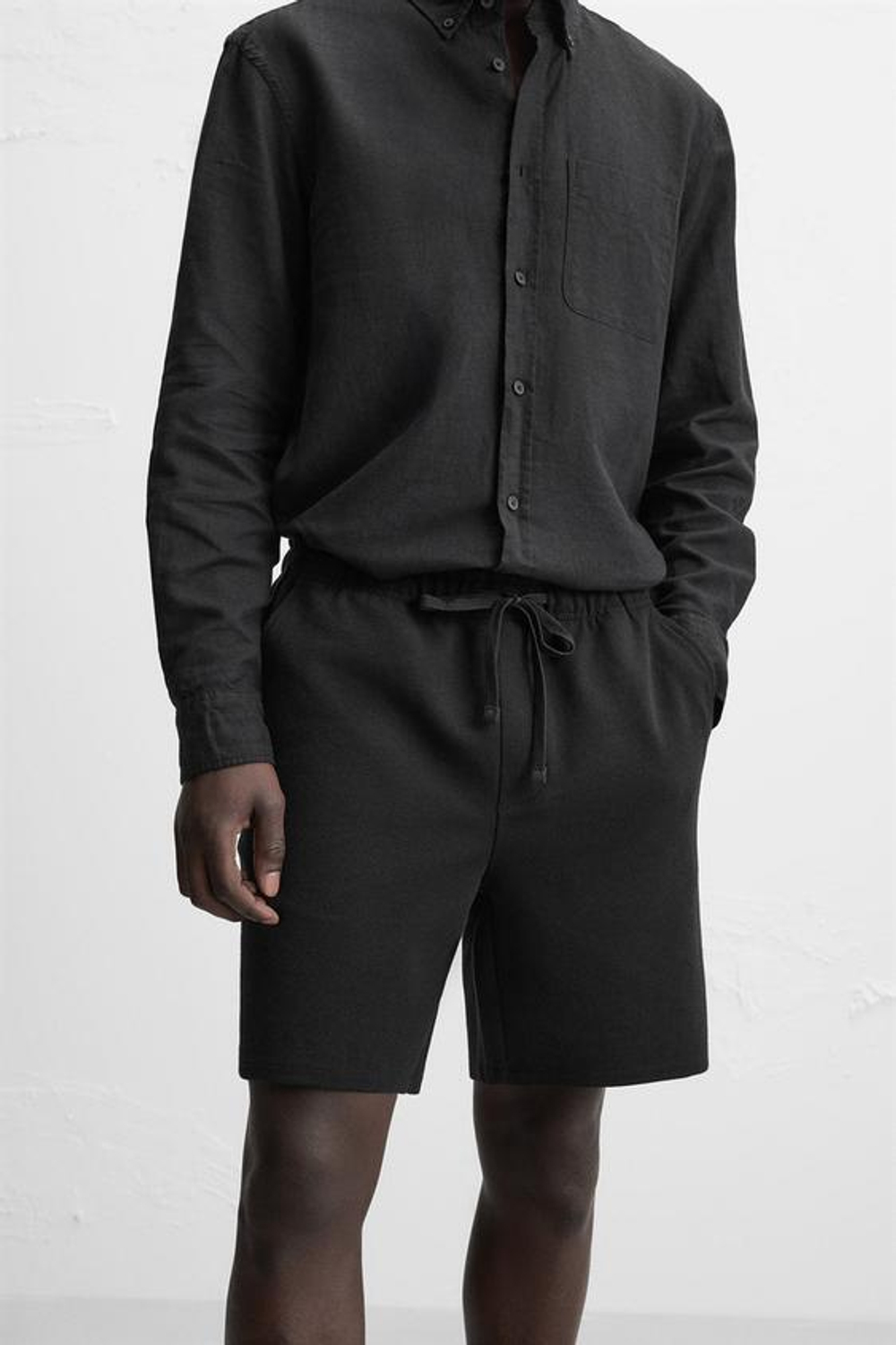 ZARA ШОРТЫ КОМФОРТНОЙ ПОСАДКИ ИЗ РЕЛЬЕФНОЙ ТКАНИ, ЧЕРНЫЙ