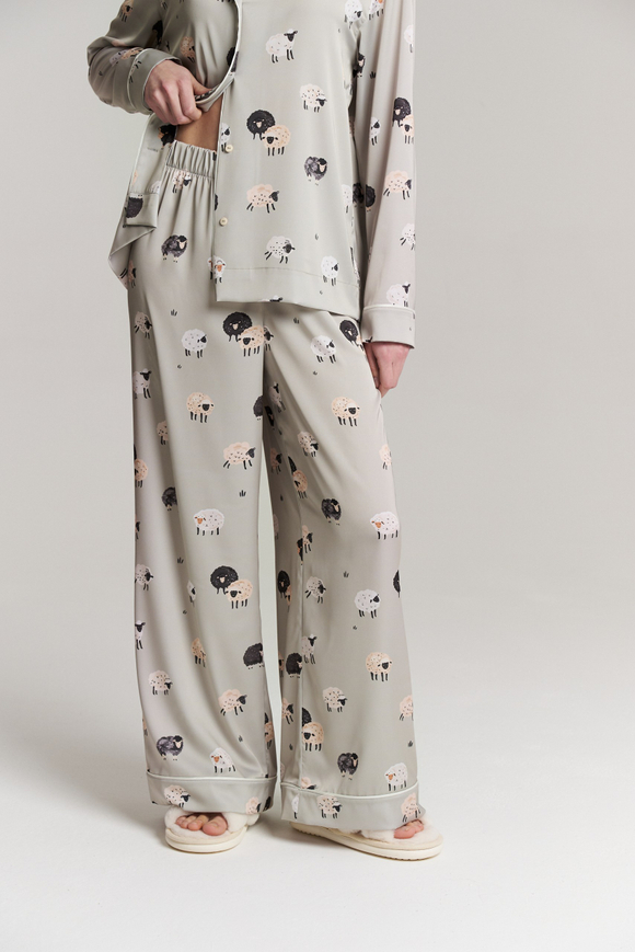 Шелковая пижама с овечками - M размер