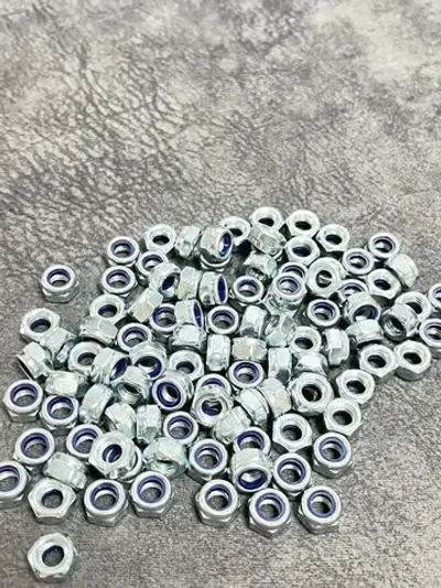 Гайка М6 оцинкованная самоконтрящаяся - 100 штук