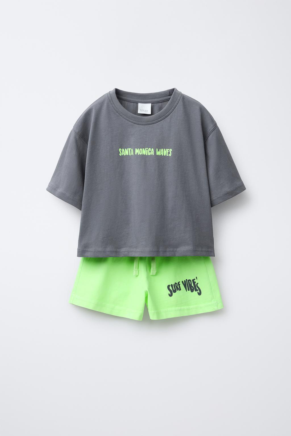 ZARA КОМПЛЕКТ ИЗ ФУТБОЛКИ И ШОРТОВ-БЕРМУДОВ С ПРИНТОМ, ЛАЙМОВЫЙ