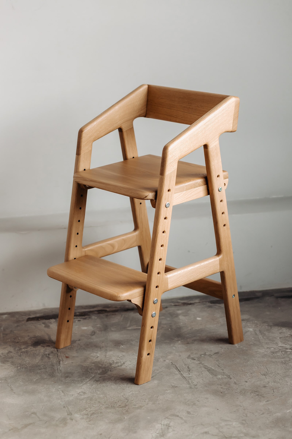 Растущий стул: натуральный дуб, дубовое сиденье