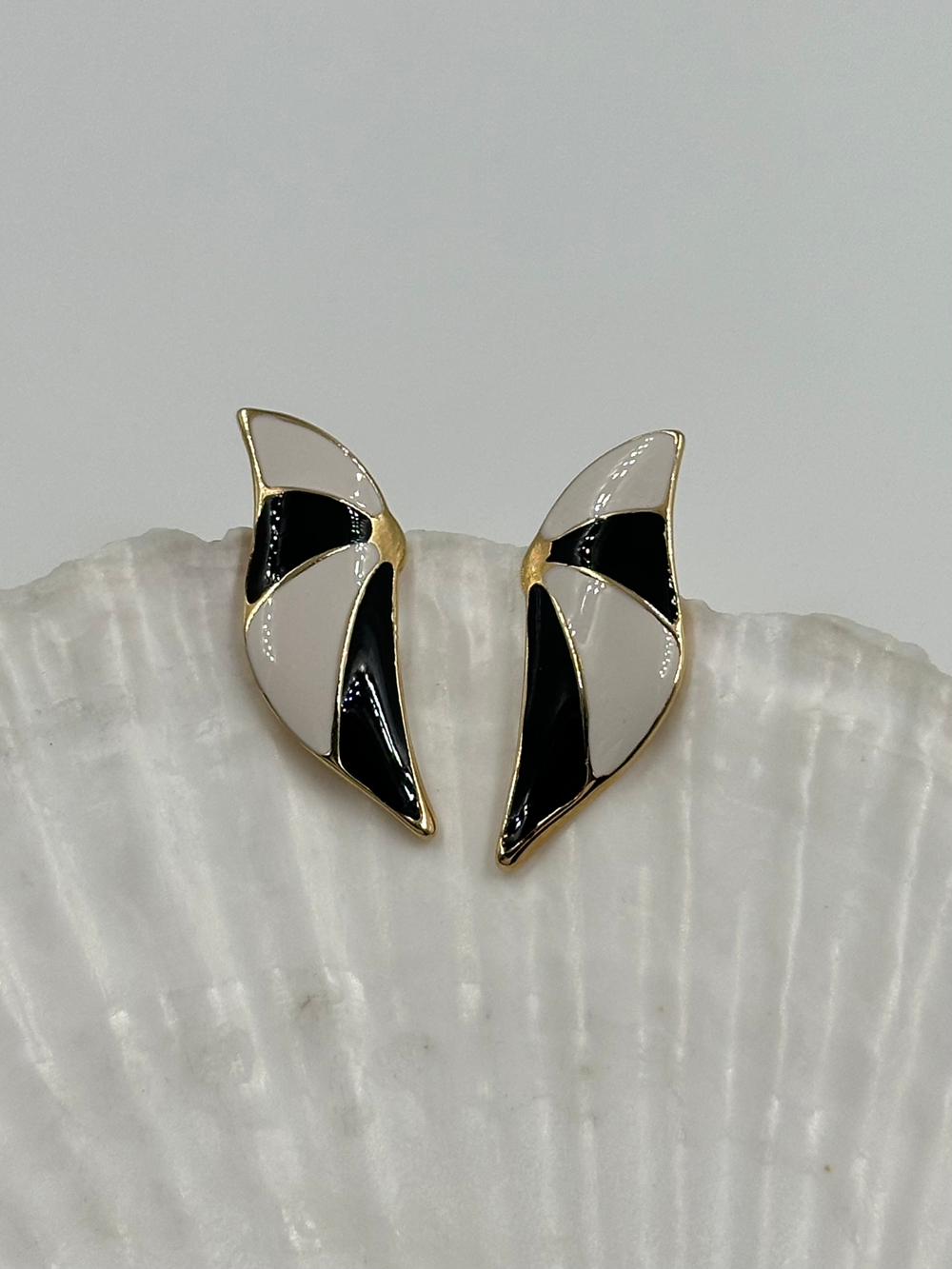 Серьги с чёрно-белой эмалью