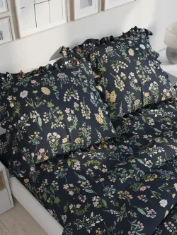 Декоративная наволочка с рюшами, оборками Сказка Сатин "Botany" 70х70 см, 1 шт, без молнии