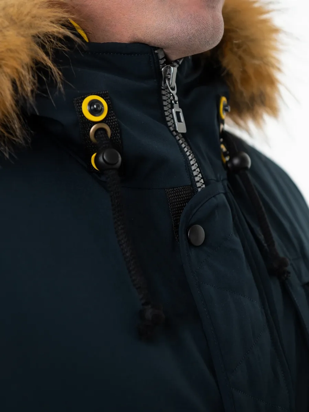 Куртка зимняя удлиненная с капюшоном