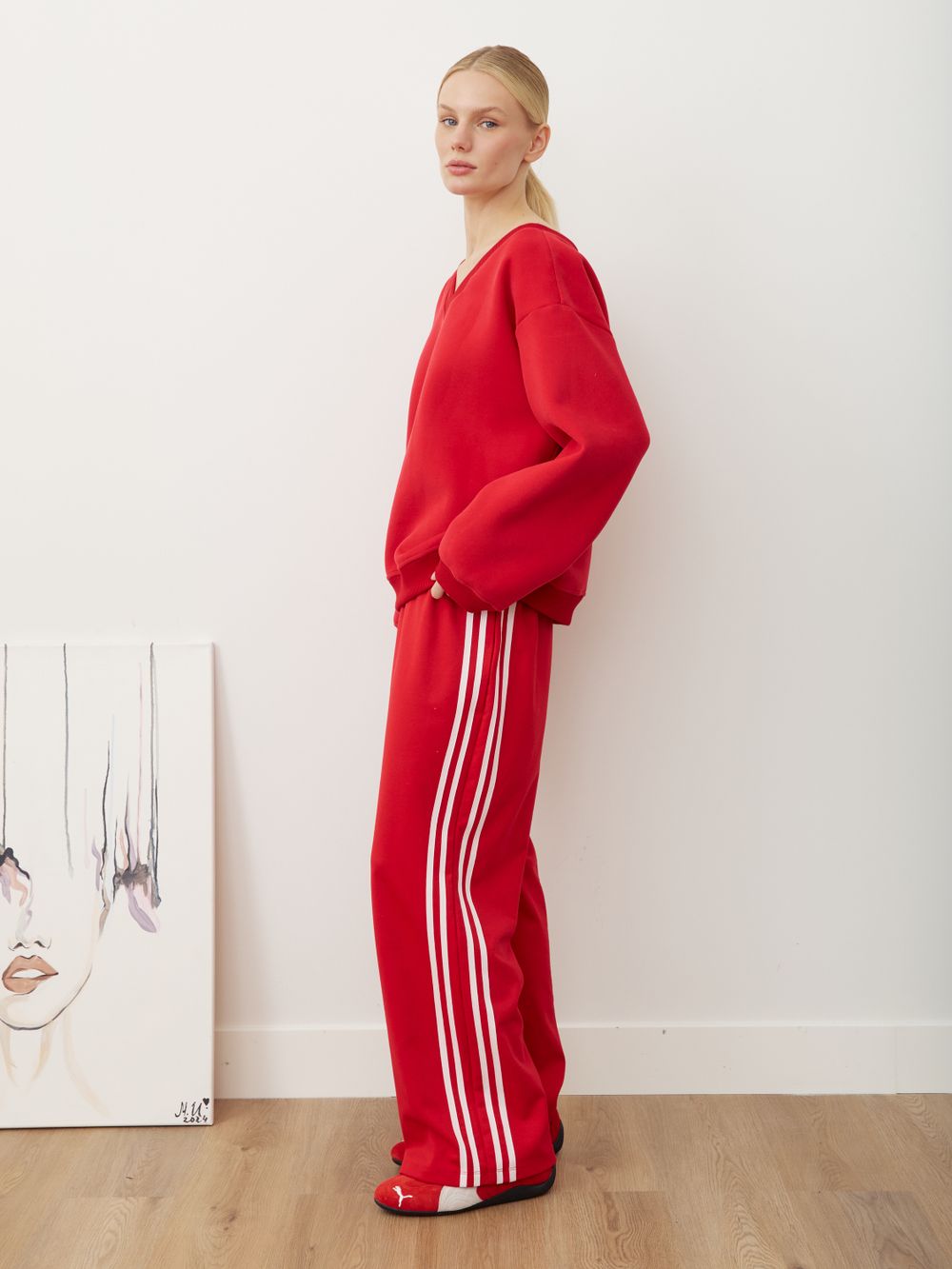 СВИТШОТ С V-ВЫРЕЗОМ КРАСНЫЙ