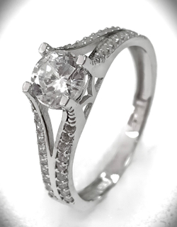 "Эстерелла" - ювелирное кольцо из серебра 925 пробы