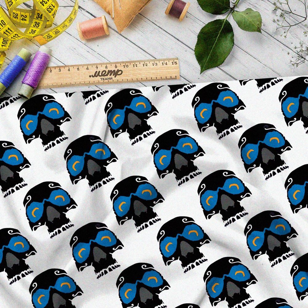 Ткань флис сахарные черепа на белом фоне