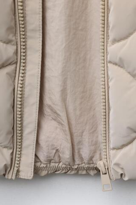 ZARA СТЕГАНАЯ КУРТКА ИЗ ПРОРЕЗИНЕННОЙ ТКАНИ, ПЕСОЧНЫЙ