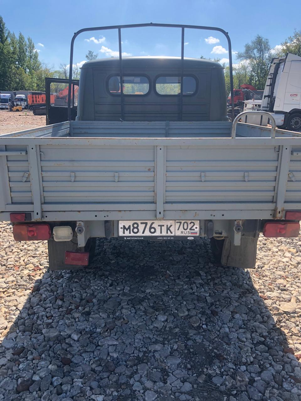 UAZ 3909* Бортовой 390945 (Тент, 4+1 мест, без ABS, Бензиновый, 2,7 л, 112 л.с.)