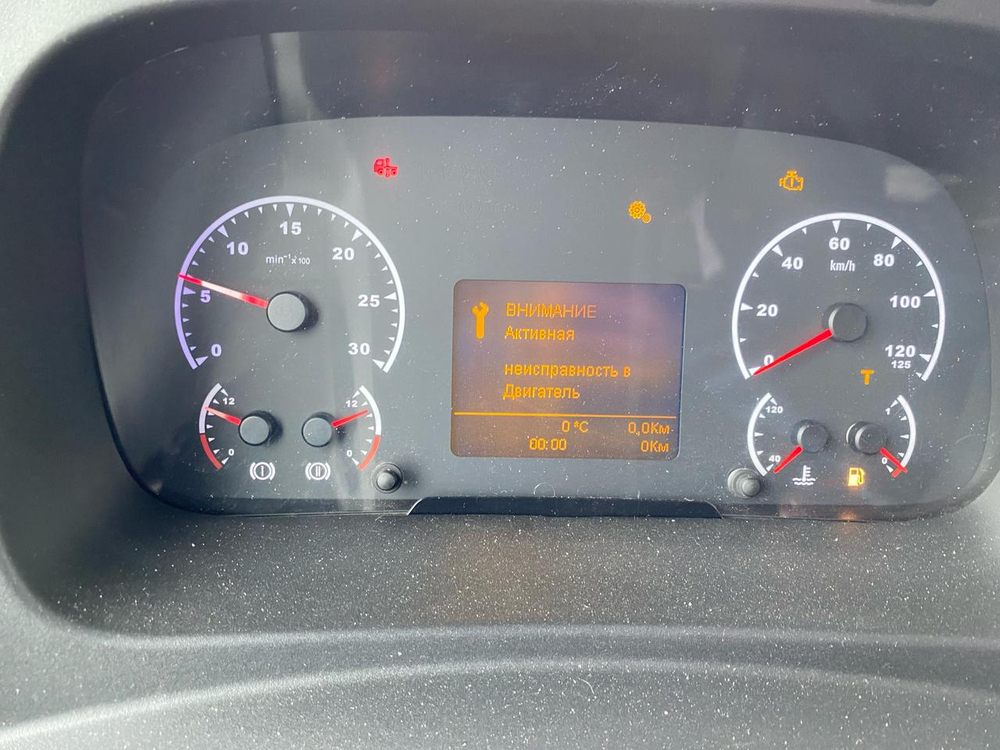 КамАЗ 5490 4x2 Седельный тягач 5490-T5 (Дизельный, 12,0 л, 428 л.с., МТ)