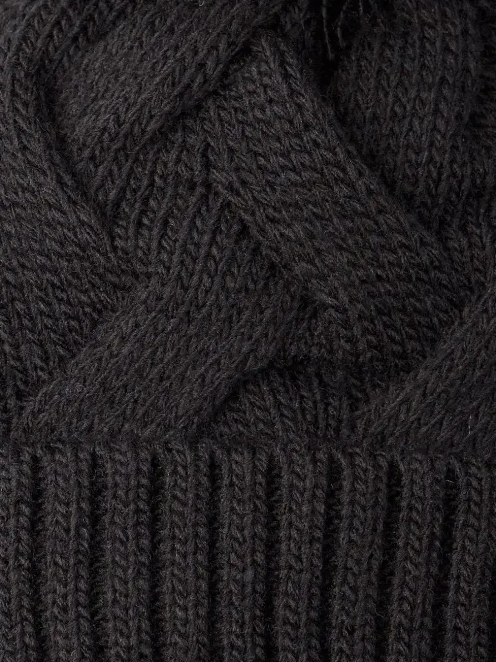 Шапка вязаная демисезонная на завязках для детей