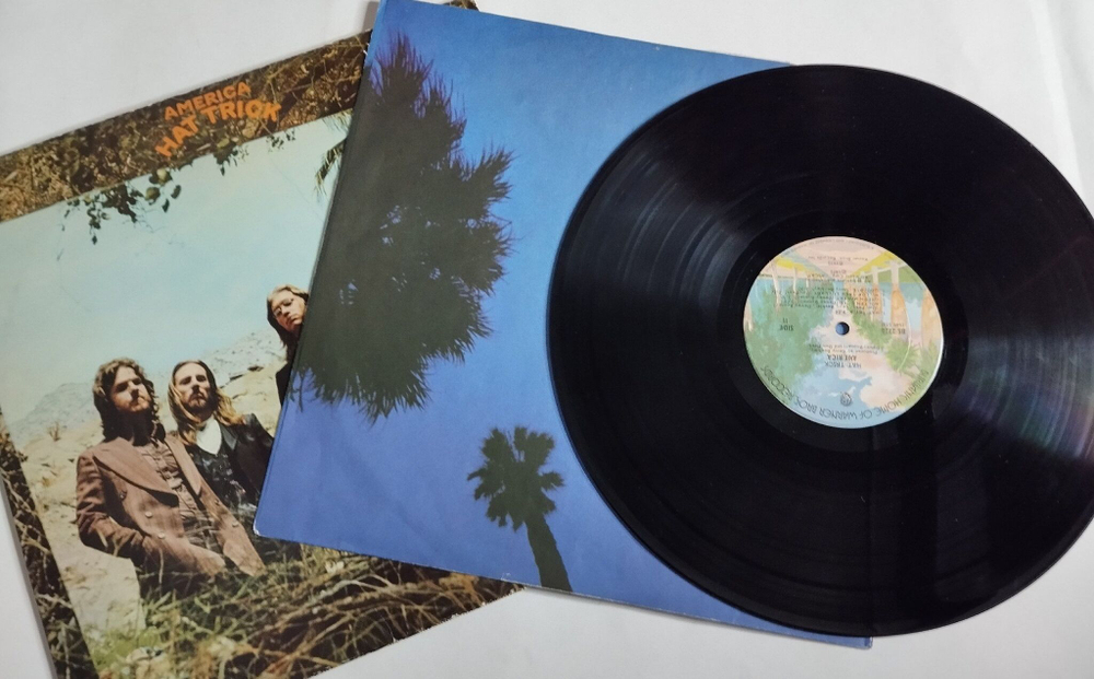 Винтажная виниловая пластинка LP America Hat Trick (USA 1974)