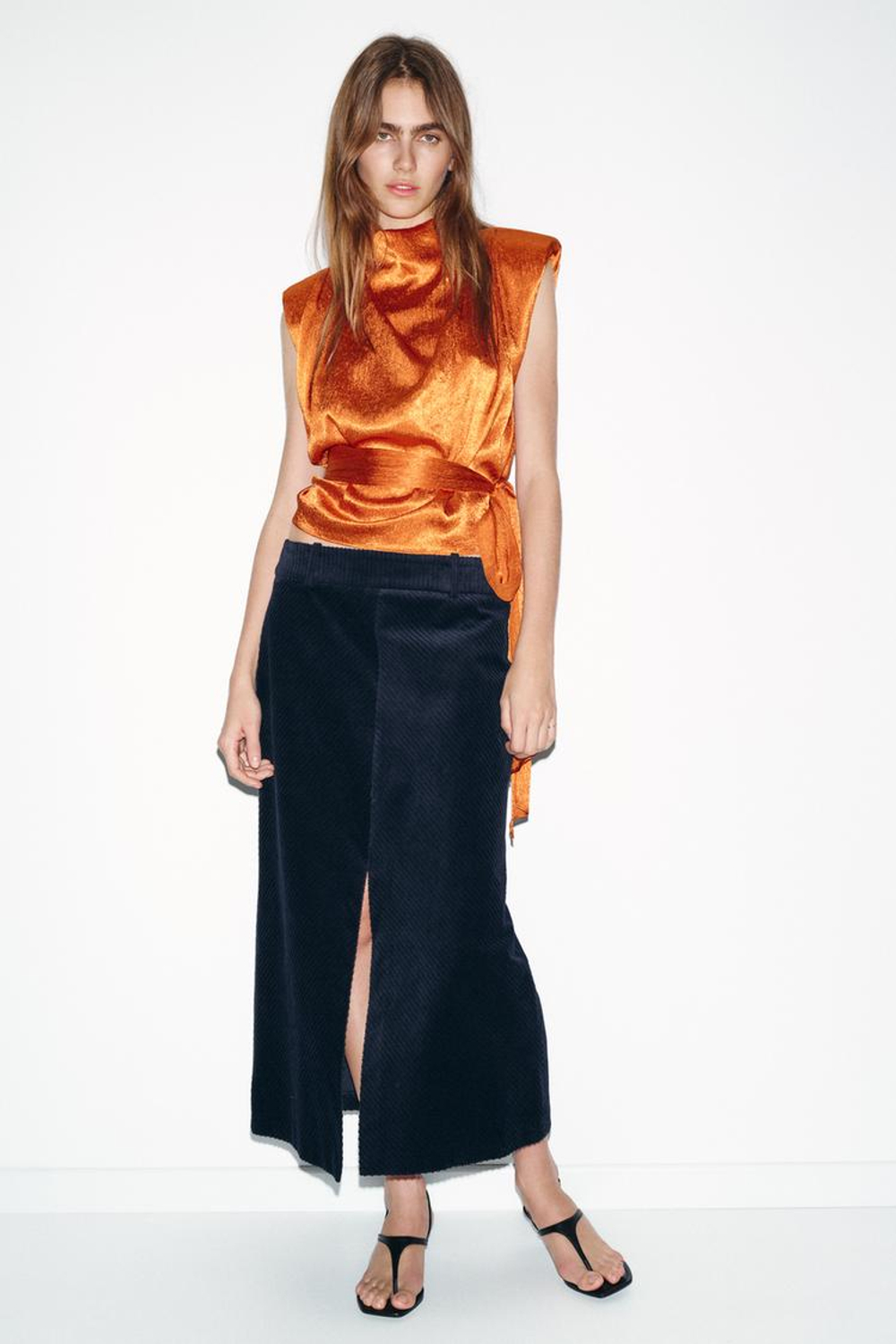 ZARA ПРЯМАЯ ЮБКА МИДИ ИЗ ВЕЛЬВЕТА, МОРСКОЙ СИНИЙ