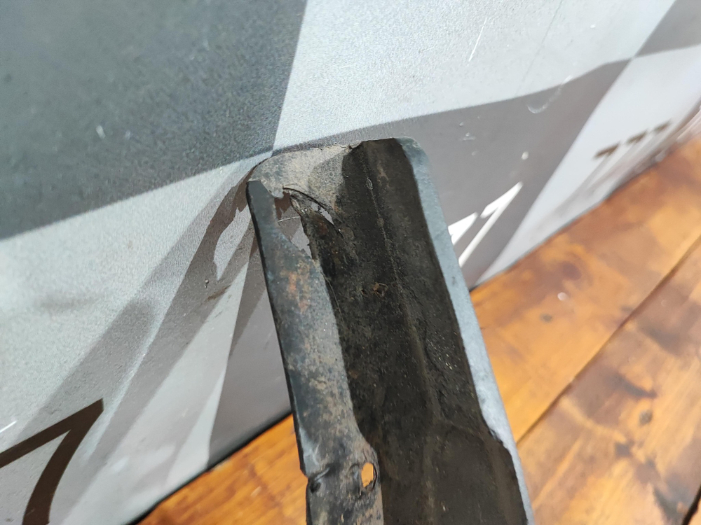 Брызговик передний правый Mazda CX-5 1 (KE) 11-17 Б/У Оригинал BKA0139