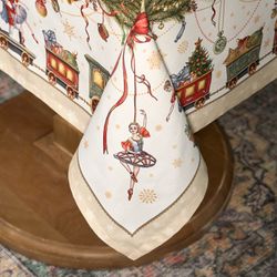 СКАТЕРТЬ "ЩЕЛКУНЧИК" 110Х140СМ ,БЕЖЕВЫЙ ,100% ХЛОПОК,ТВИЛ