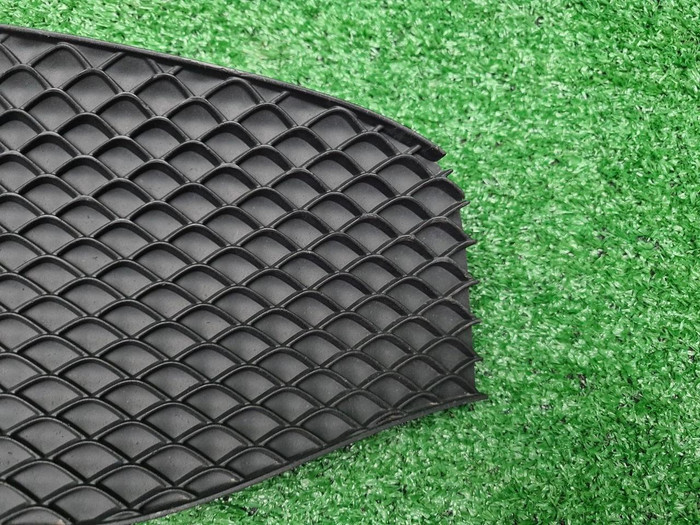 Решетка переднего бампера Mercedes E W213 (16-21)