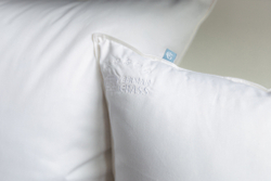 Подушка пуховая средняя 68x68 German Grass Hotel Down Grass 5 Stars