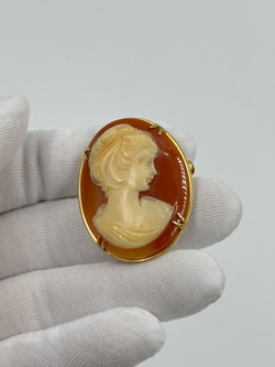 Брошь Камея