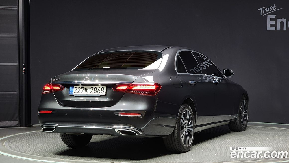 Mercedes-Benz E-Class W213 E250 Avangarde (05.2021)