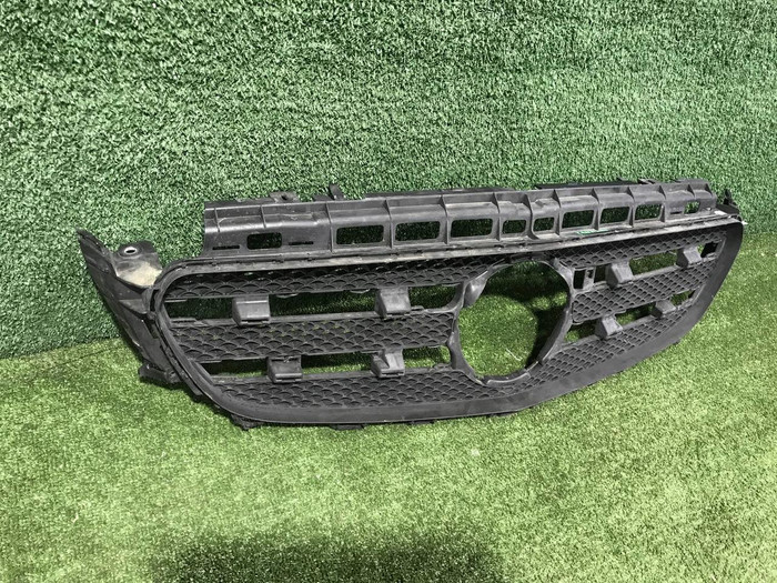 Решетка радиатора Mercedes E W213 (2016-2021)