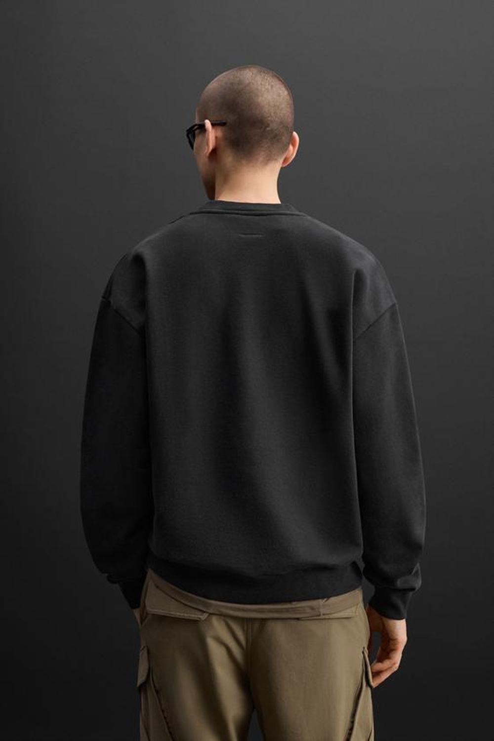 ZARA ТОЛСТОВКА С ПРИНТОМ, ЧЕРНЫЙ