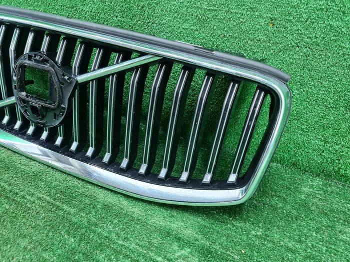 Решетка радиатора Volvo XC60 2 (2021-н.в.)