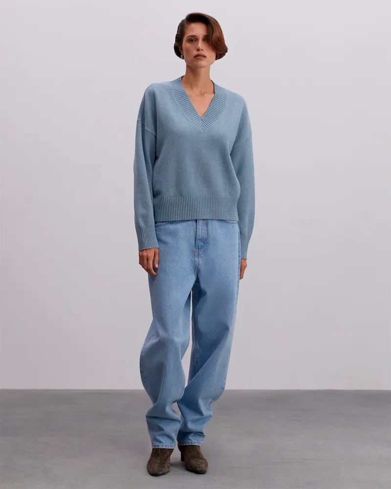 Голубой укороченный свитер из шерсти